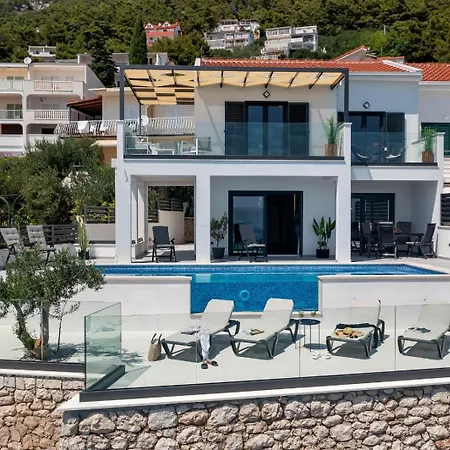 Luxury Smilje - Near The Pisak