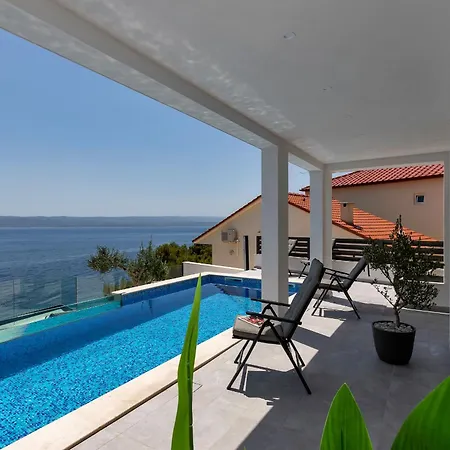 Luxury Smilje - Near The Villa Pisak