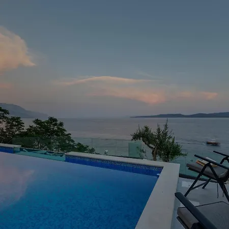 Luxury Smilje - Near The Villa *