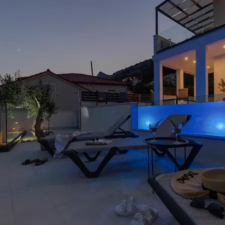 Luxury Smilje - Near The * Pisak